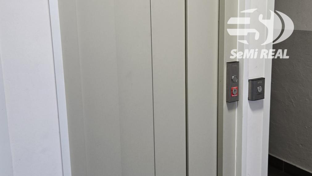 Nová ponuka! Na predaj 3.5 izbový byt na Zl. Potoku, tichá lokalita, murované jadro, balkón aj loggia