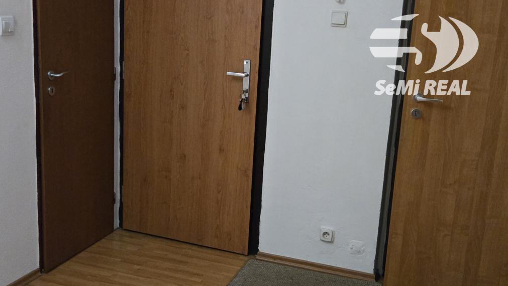 Nová ponuka! Na predaj 3.5 izbový byt na Zl. Potoku, tichá lokalita, murované jadro, balkón aj loggia