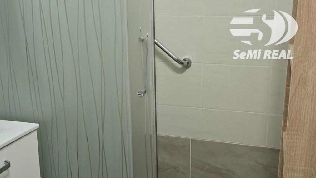 Nová ponuka! Na predaj 3.5 izbový byt na Zl. Potoku, tichá lokalita, murované jadro, balkón aj loggia