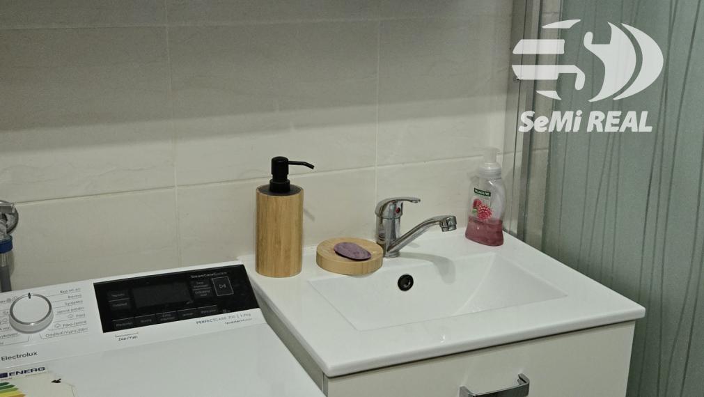 Nová ponuka! Na predaj 3.5 izbový byt na Zl. Potoku, tichá lokalita, murované jadro, balkón aj loggia