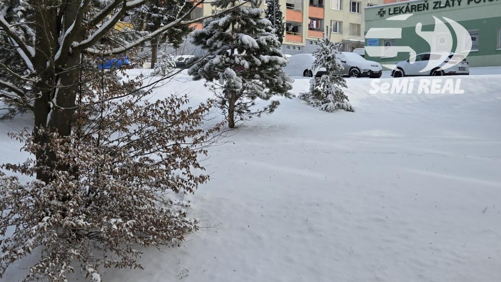 Nová ponuka! Na predaj 3.5 izbový byt na Zl. Potoku, tichá lokalita, murované jadro, balkón aj loggia