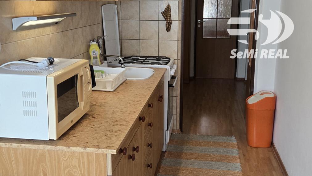 Nová ponuka! Na predaj 3.5 izbový byt na Zl. Potoku, tichá lokalita, murované jadro, balkón aj loggia