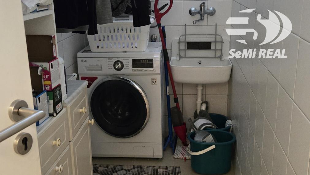 Nová investičná ponuka ! Budova v centre Zvolena na predaj.