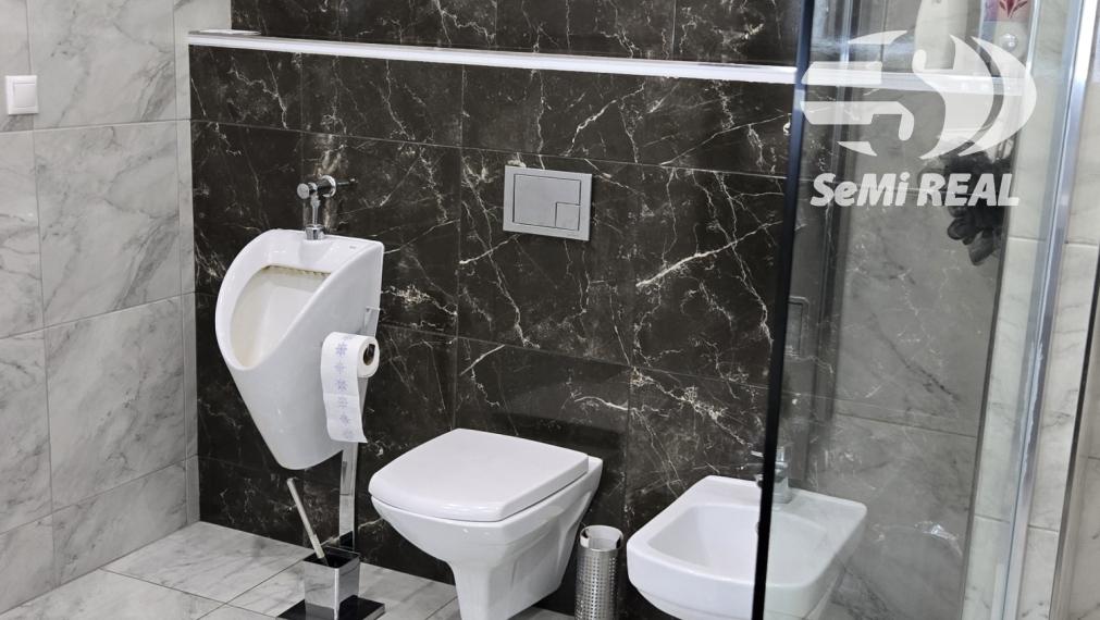 Nová investičná ponuka ! Budova v centre Zvolena na predaj.