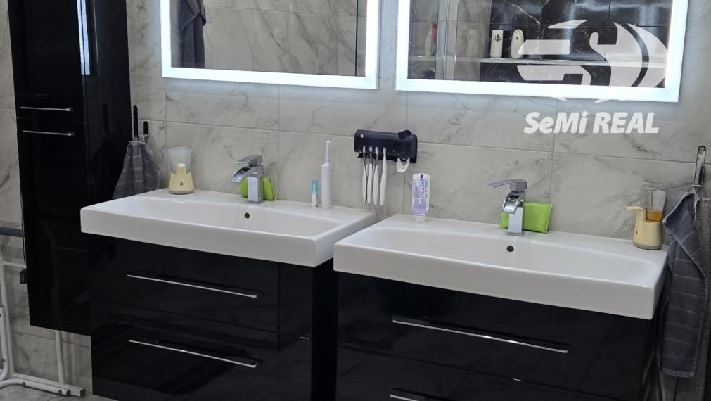 Nová investičná ponuka ! Budova v centre Zvolena na predaj.