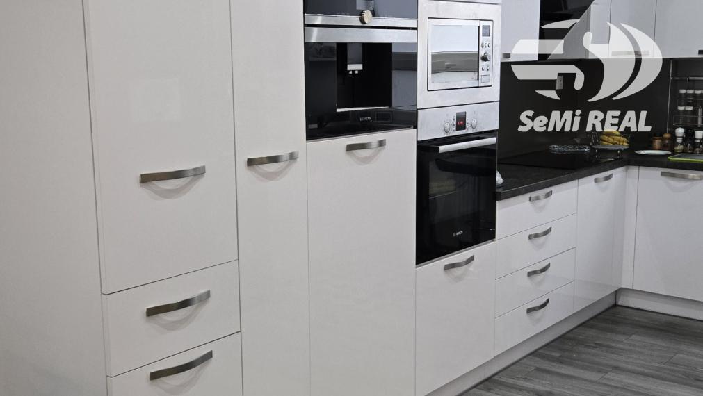 Nová investičná ponuka ! Budova v centre Zvolena na predaj.