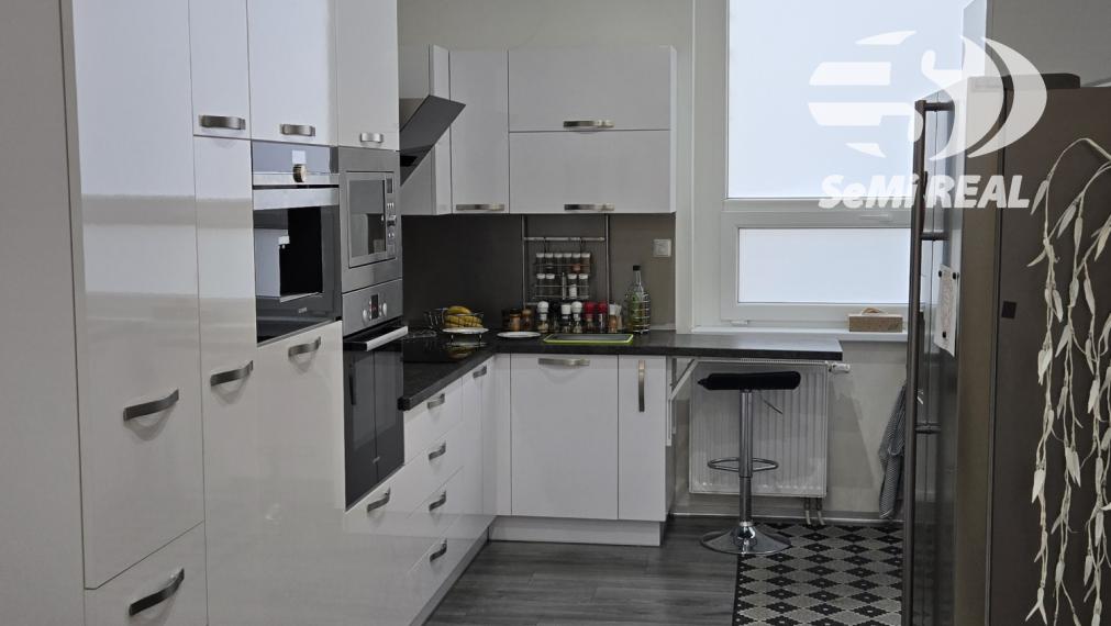 Nová investičná ponuka ! Budova v centre Zvolena na predaj.