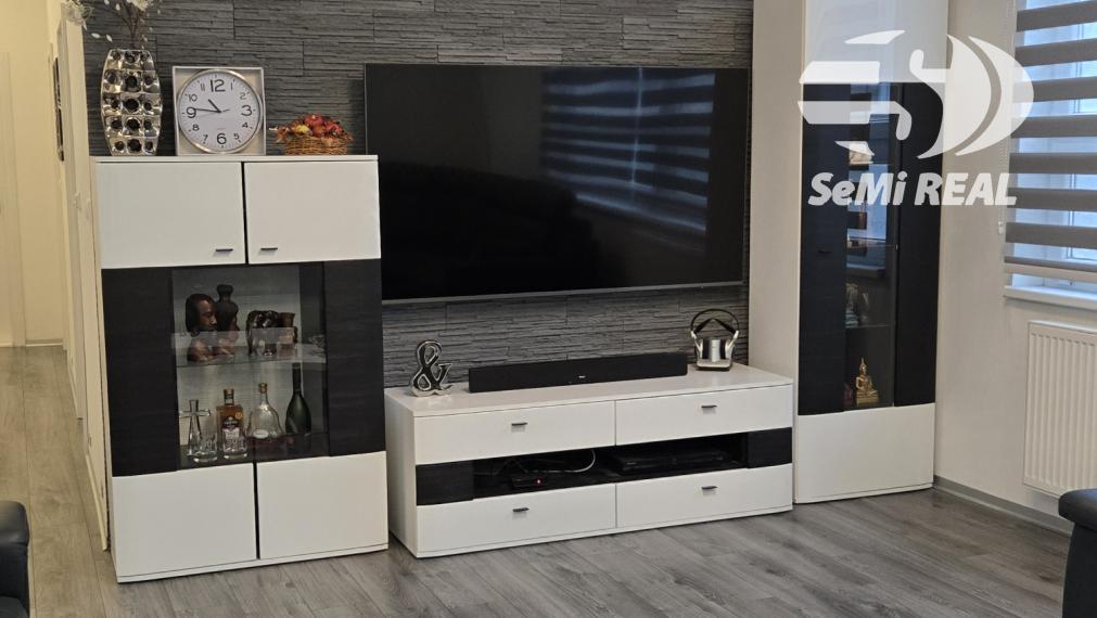 Nová investičná ponuka ! Budova v centre Zvolena na predaj.