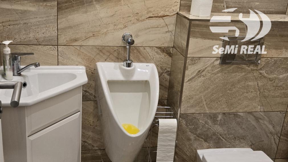 Nová investičná ponuka ! Budova v centre Zvolena na predaj.