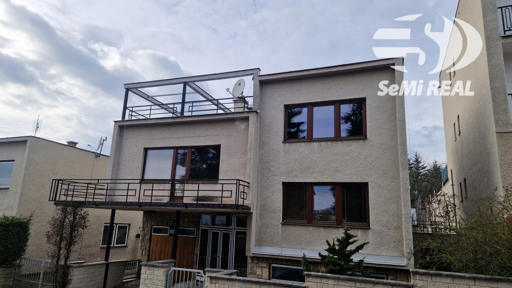 Znížená cena o 70.000 Eur s možnosťou dohody!!! Nová ponuka RD vo ZV- 5 min od centra v lukratívnej lokalite.