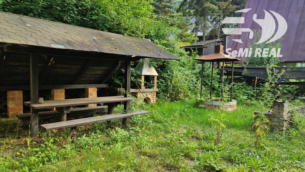 Nová ponuka väčšej rekreačnej chaty v tesnej blízkosti priehrady Môťová a kúpaliska Orlík. Tel 0905119200