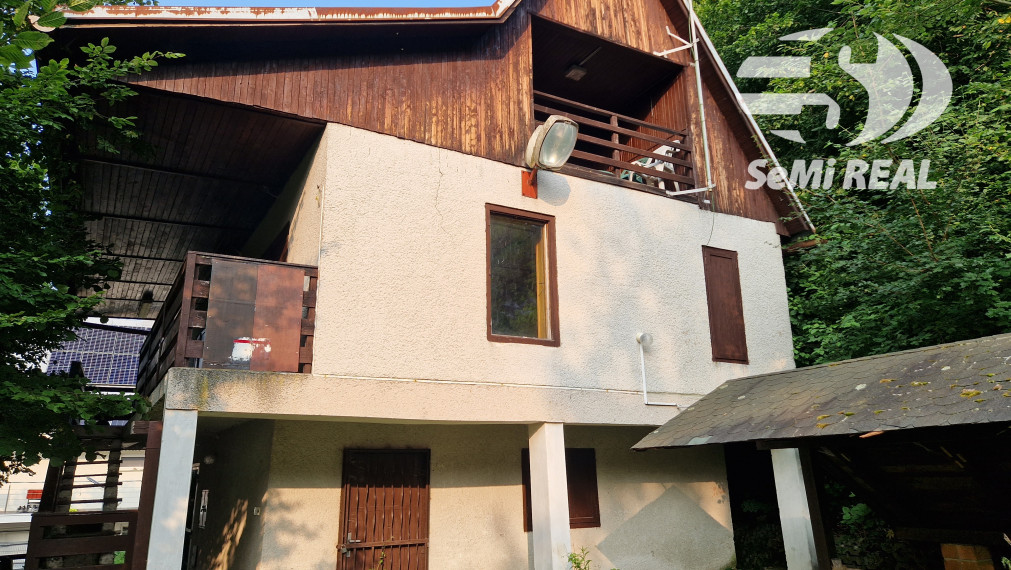 Nová ponuka väčšej rekreačnej chaty v tesnej blízkosti priehrady Môťová a kúpaliska Orlík. Tel 0905119200