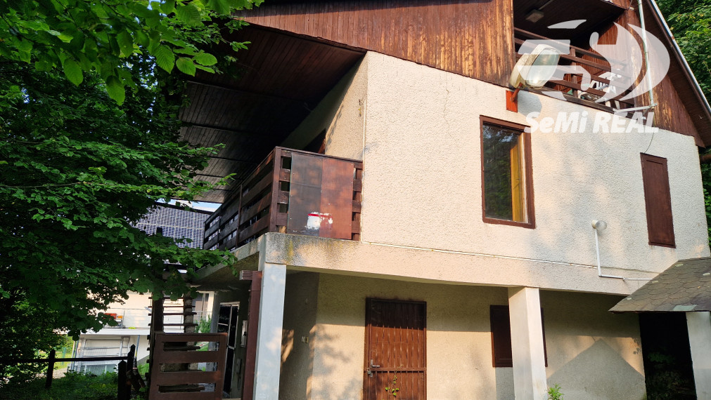 Nová ponuka väčšej rekreačnej chaty v tesnej blízkosti priehrady Môťová a kúpaliska Orlík. Tel 0905119200