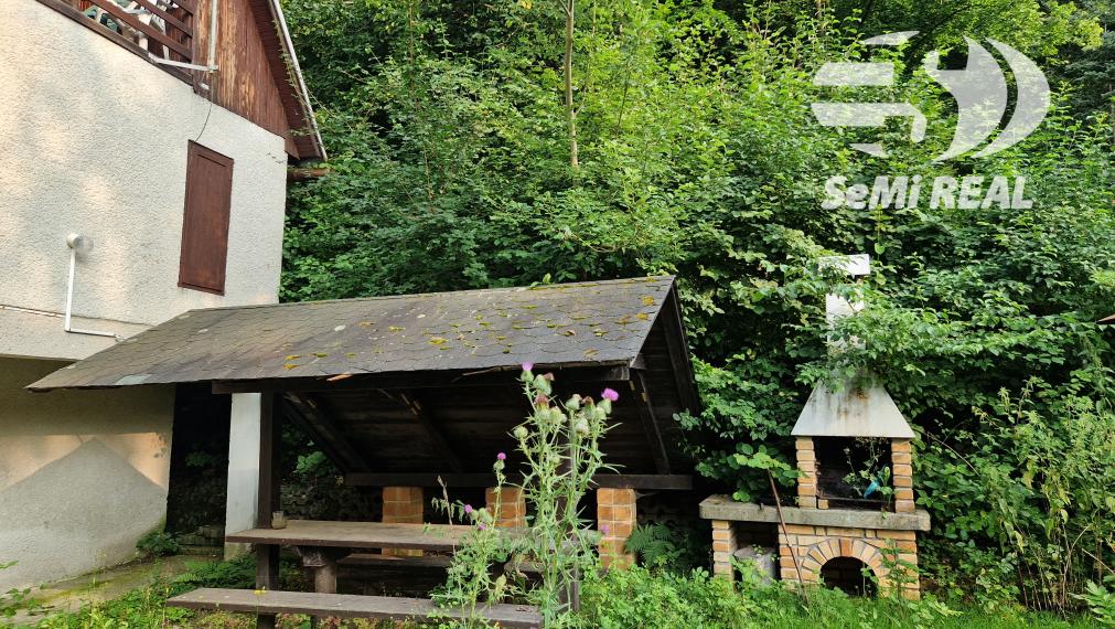 Nová ponuka väčšej rekreačnej chaty v tesnej blízkosti priehrady Môťová a kúpaliska Orlík. Tel 0905119200