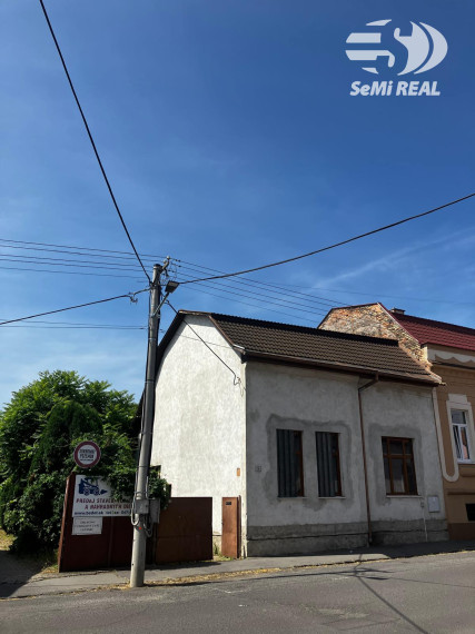 Rodinný dom na predaj v centre tichej lokalite Lučenca ul. Edenburgova - 7 min pešo od pešej zóny