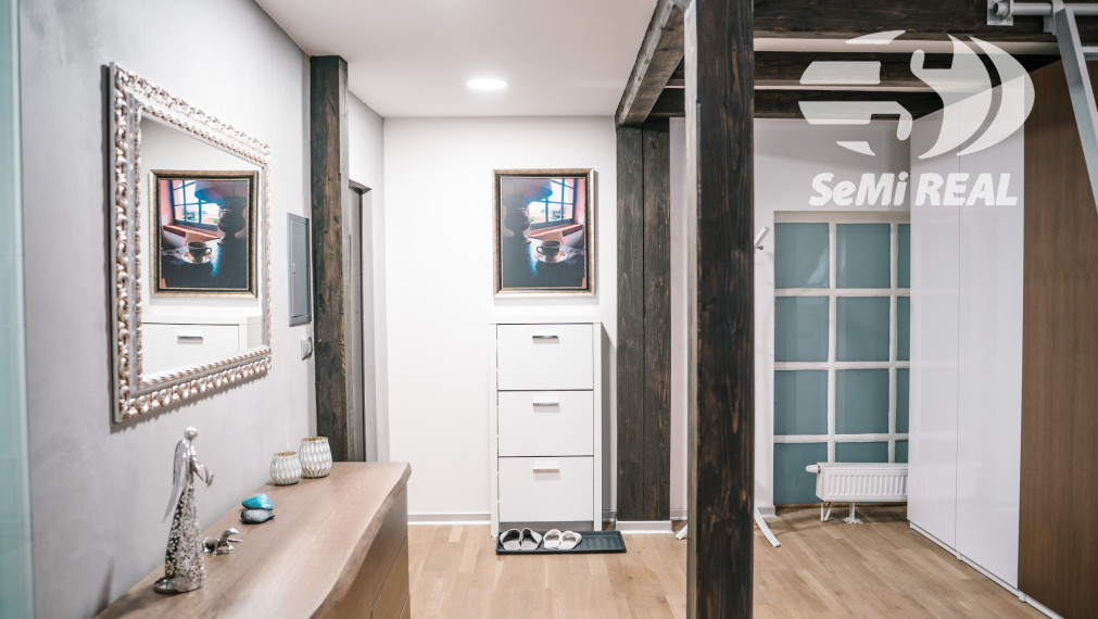 EXKLUZÍVNY MEZONET V SRDCI HISTORICKEJ BANSKEJ ŠTIAVNICE