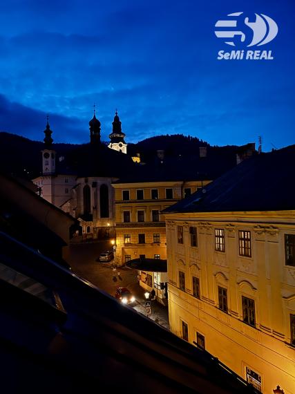 EXKLUZÍVNY MEZONET V SRDCI HISTORICKEJ BANSKEJ ŠTIAVNICE