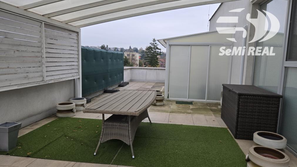 Nová investičná ponuka ! Budova v centre Zvolena na predaj.