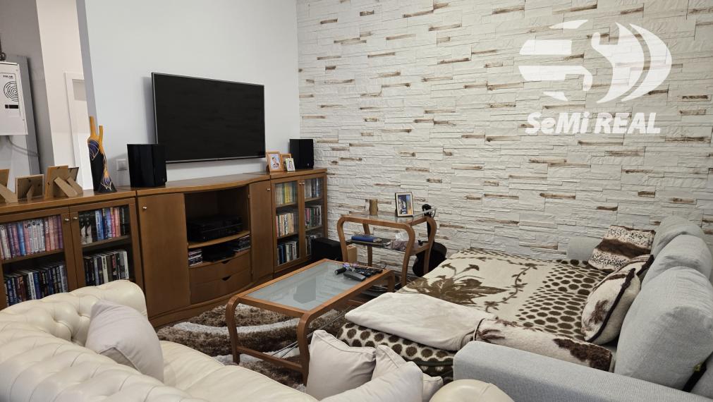 Nová investičná ponuka ! Budova v centre Zvolena na predaj.