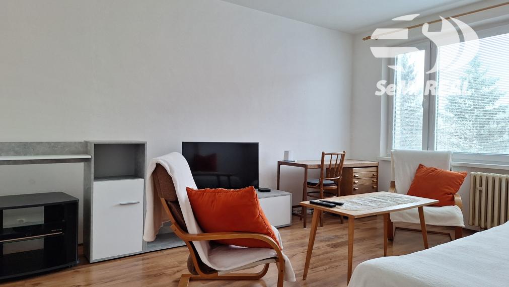 Prenájom 2 izbového bytu aj so zariadením, lokalita Môťová