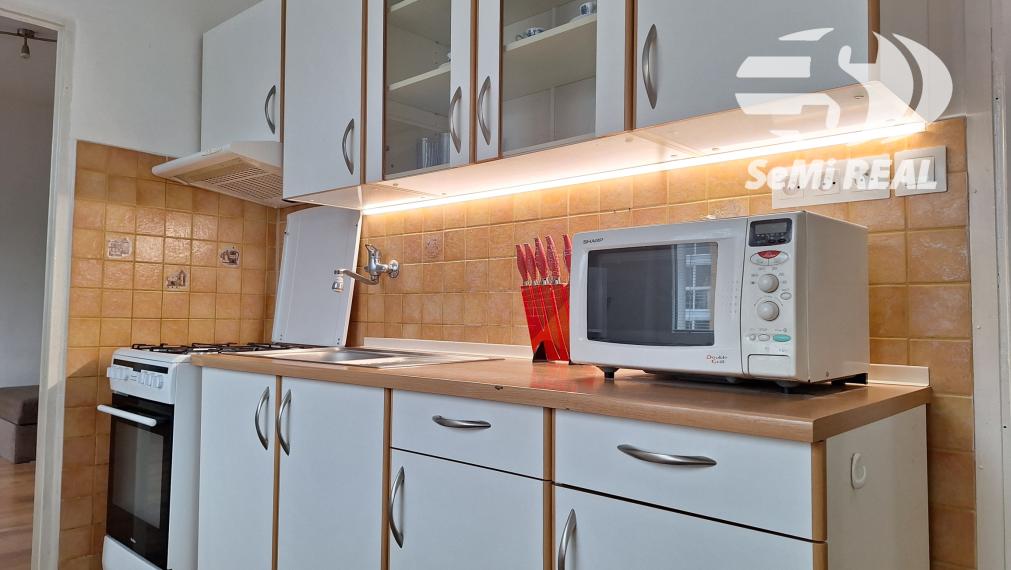 Prenájom 2 izbového bytu aj so zariadením, lokalita Môťová