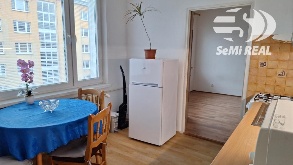 Prenájom 2 izbového bytu aj so zariadením, lokalita Môťová