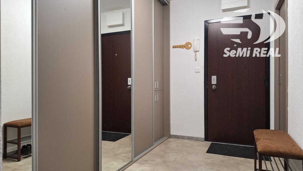 Ponúkame na prenájom 2 izbový byt po kompl.rekonštrukcii aj so zariadením - Zlatý potok