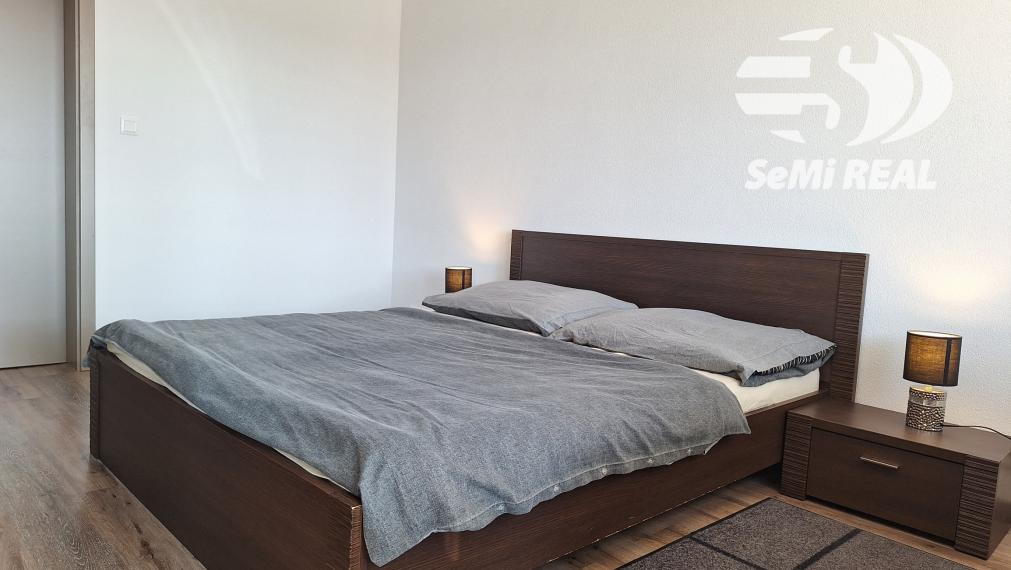 Ponúkame na prenájom 2 izbový byt po kompl.rekonštrukcii aj so zariadením - Zlatý potok