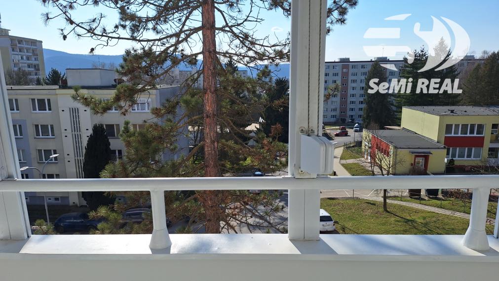 Ponúkame na prenájom 2 izbový byt po kompl.rekonštrukcii aj so zariadením - Zlatý potok