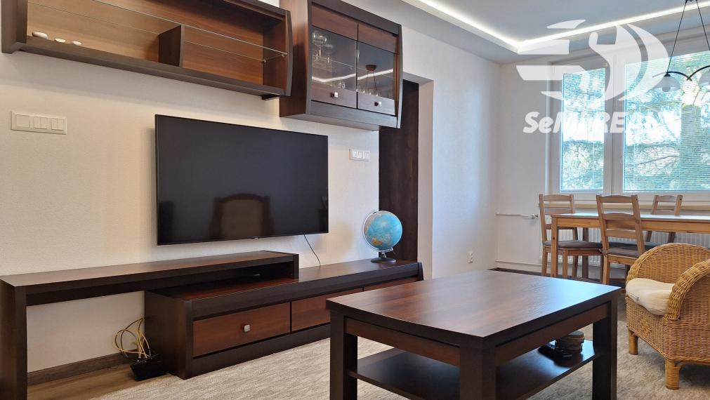 Ponúkame na prenájom 2 izbový byt po kompl.rekonštrukcii aj so zariadením - Zlatý potok