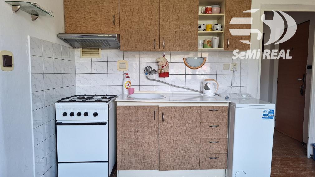 Ponúkame 1 izbový byt v pôvodnom stave časť Podborová