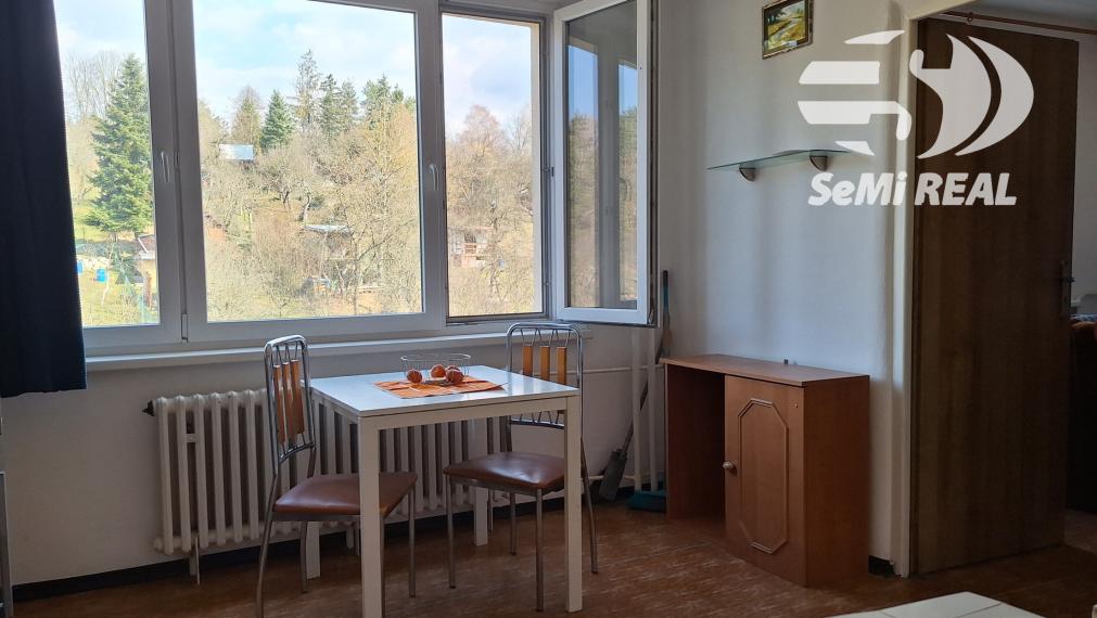 Ponúkame 1 izbový byt v pôvodnom stave časť Podborová