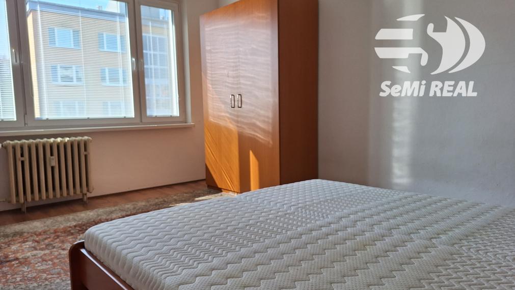 Prenájom 2 izbového bytu aj so zariadením, lokalita Môťová