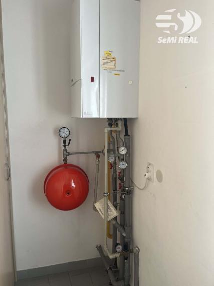 Investičná príležitosť – zrekonštruovaná budova, 1274 m2 pozemok v širšom centre mesta