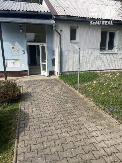 Investičná príležitosť – zrekonštruovaná budova, 1274 m2 pozemok v širšom centre mesta