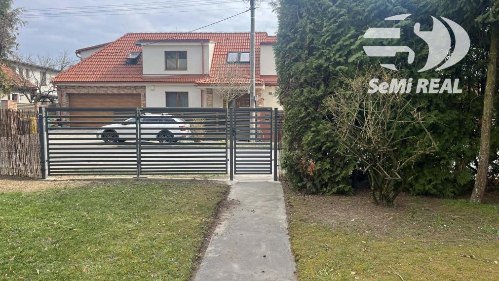 Investičná príležitosť – zrekonštruovaná budova, 1274 m2 pozemok v širšom centre mesta