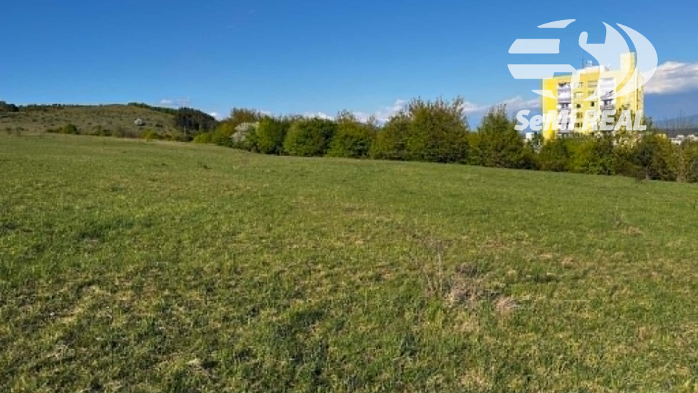 Stavajte nad mestom: Pozemok 586 m² v žiadanej lokalite Pieninská