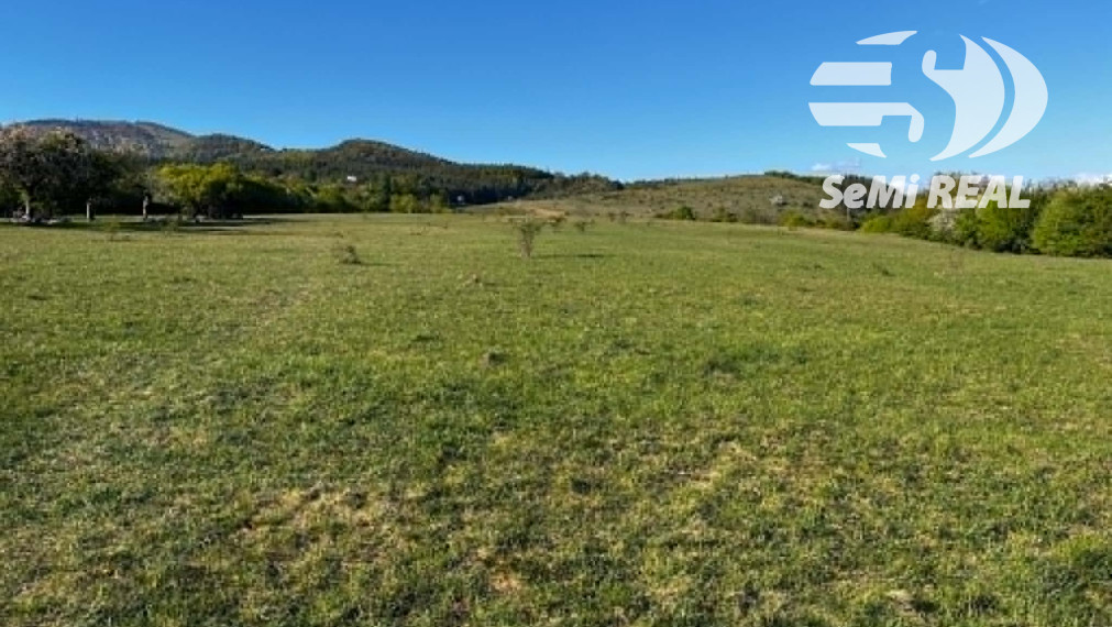 Stavajte nad mestom: Pozemok 586 m² v žiadanej lokalite Pieninská