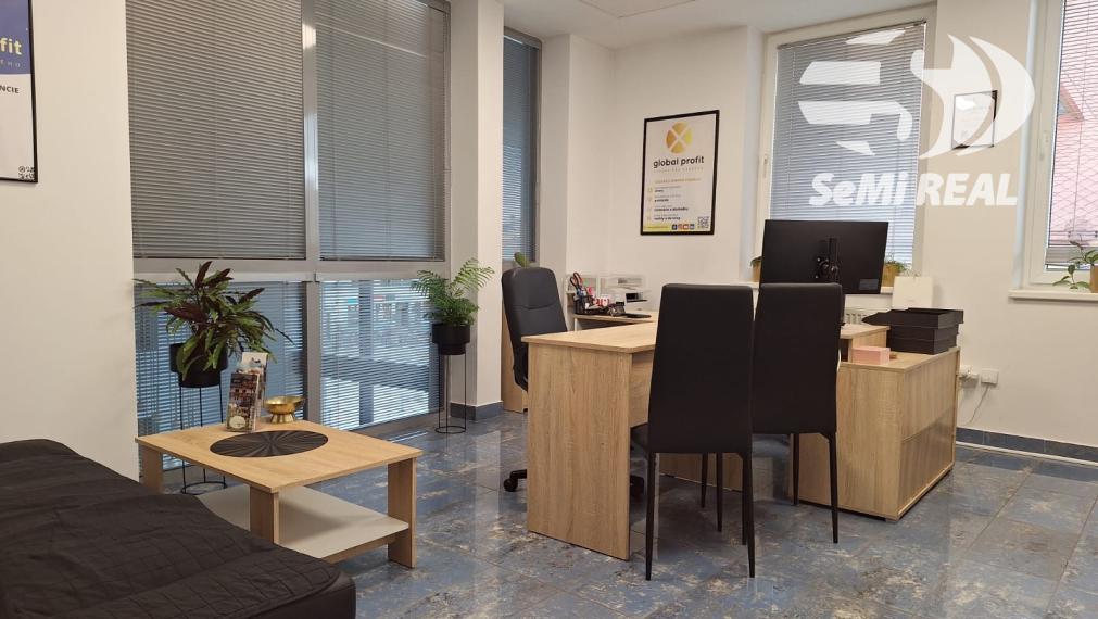 Prenájom kompletne zariadenej kancelárie v centre Zvolena
