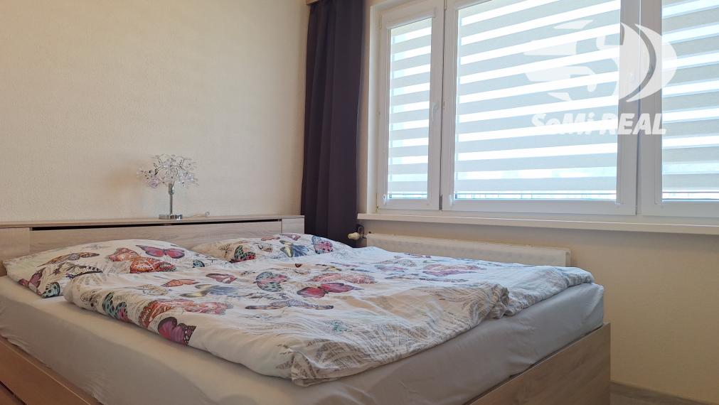 NA PREDAJ: Útulný 3-izbový byt s balkónom a klimatizáciou – Zvolen, sídlisko Západ