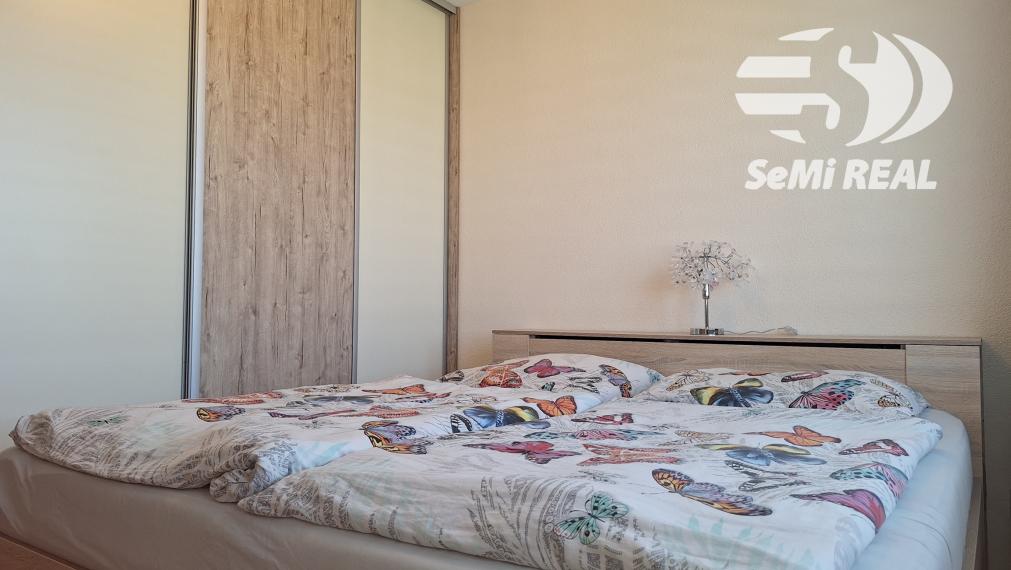 NA PREDAJ: Útulný 3-izbový byt s balkónom a klimatizáciou – Zvolen, sídlisko Západ