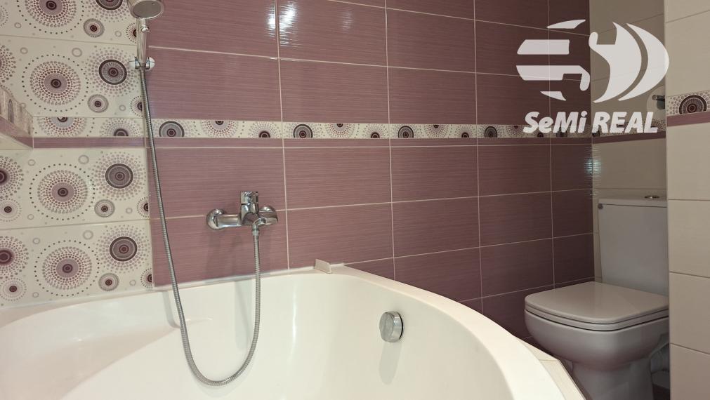 NA PREDAJ: Útulný 3-izbový byt s balkónom a klimatizáciou – Zvolen, sídlisko Západ