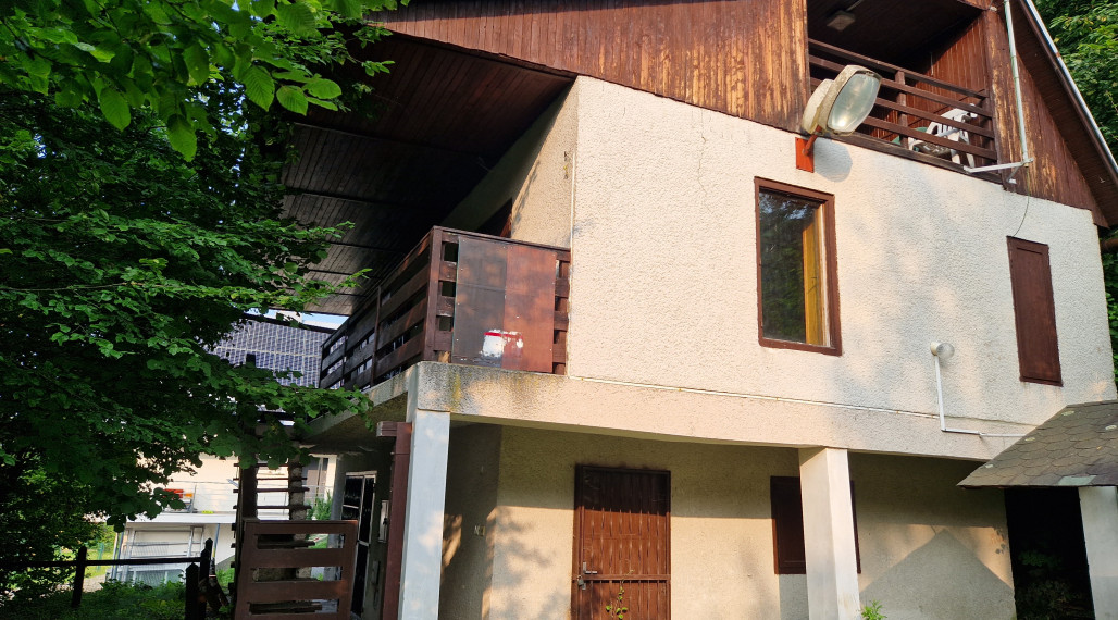 Nová ponuka väčšej rekreačnej chaty v tesnej blízkosti priehrady Môťová a kúpaliska Orlík. Tel 0905119200