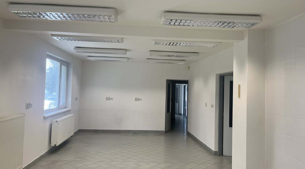 Investičná príležitosť – zrekonštruovaná budova, 1274 m2 pozemok v širšom centre mesta