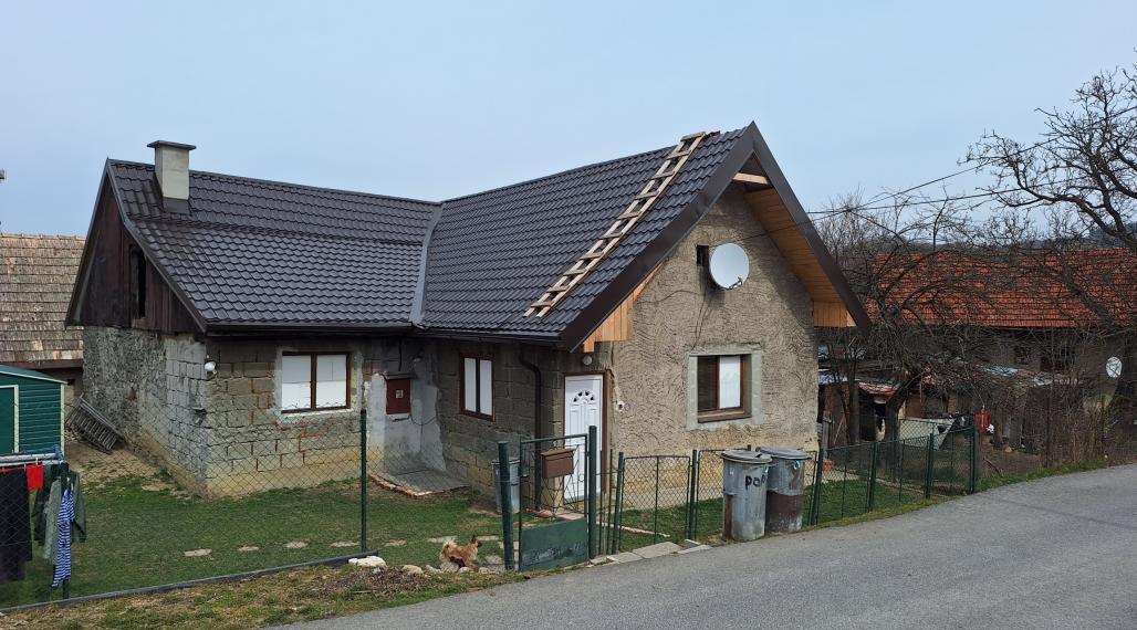 Ponúkame na predaj rodinný dom v obci Hrochoť