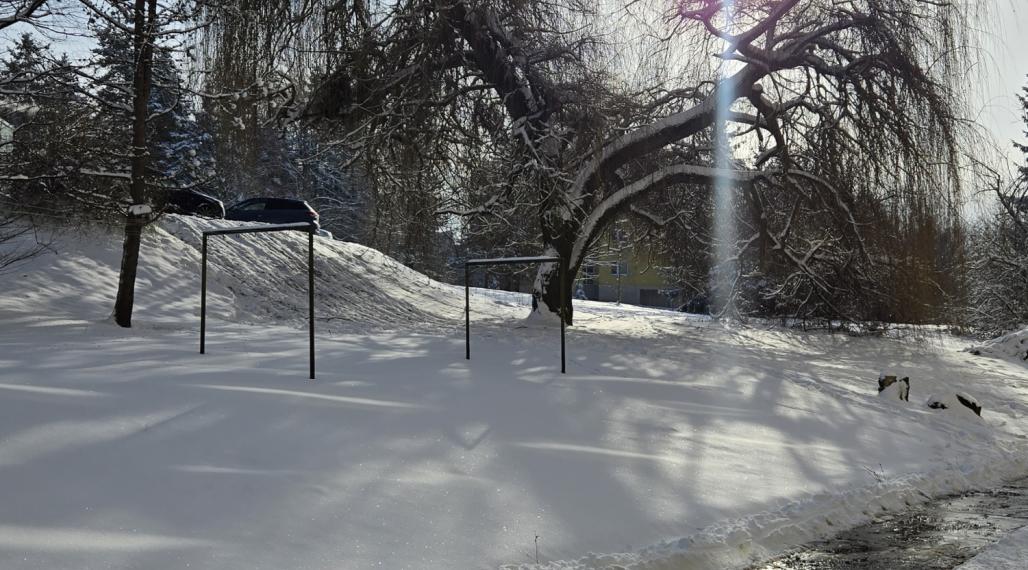 Nová ponuka! Na predaj 3.5 izbový byt na Zl. Potoku, tichá lokalita, murované jadro, balkón aj loggia