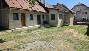 Rodinný dom v štádiu rekonštrukcie s veľkorysým pozemkom–Hrochoť - fotografia 4