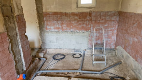 Rodinný dom v štádiu rekonštrukcie s veľkorysým pozemkom–Hrochoť - fotografia 13