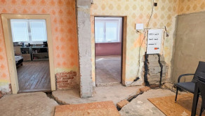 Rodinný dom v štádiu rekonštrukcie s veľkorysým pozemkom–Hrochoť - fotografia 11