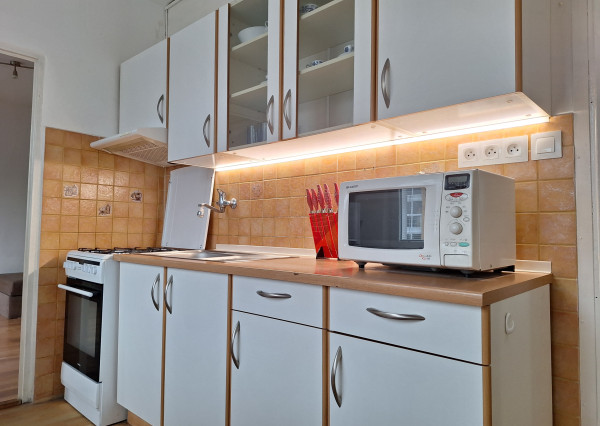 Prenájom 2 izbového bytu aj so zariadením, lokalita Môťová